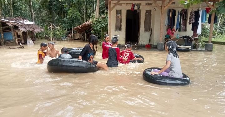 Banjir Rendam Desa Idaman di Kabupaten Pandeglang, Awas Hewan Buas