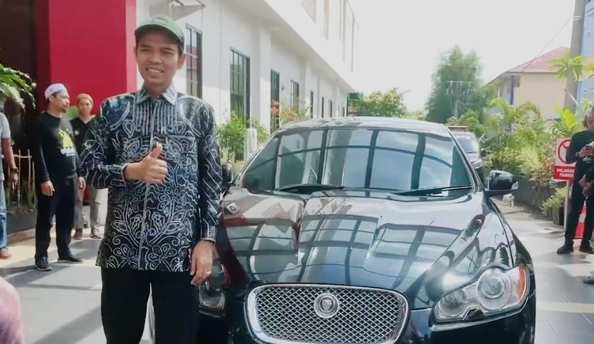 Ustad Abdul Somad Terima Hadiah Mobil Mewah Jaguar, Ternyata Sering Dapat Hadiah Mobil Lalu Dilelang