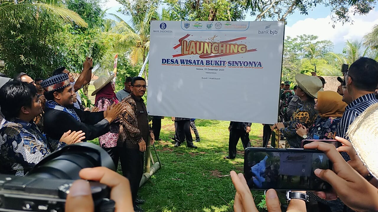 Dibina bjb, Desa Bandung Menjadi Desa Digital di Pandeglang