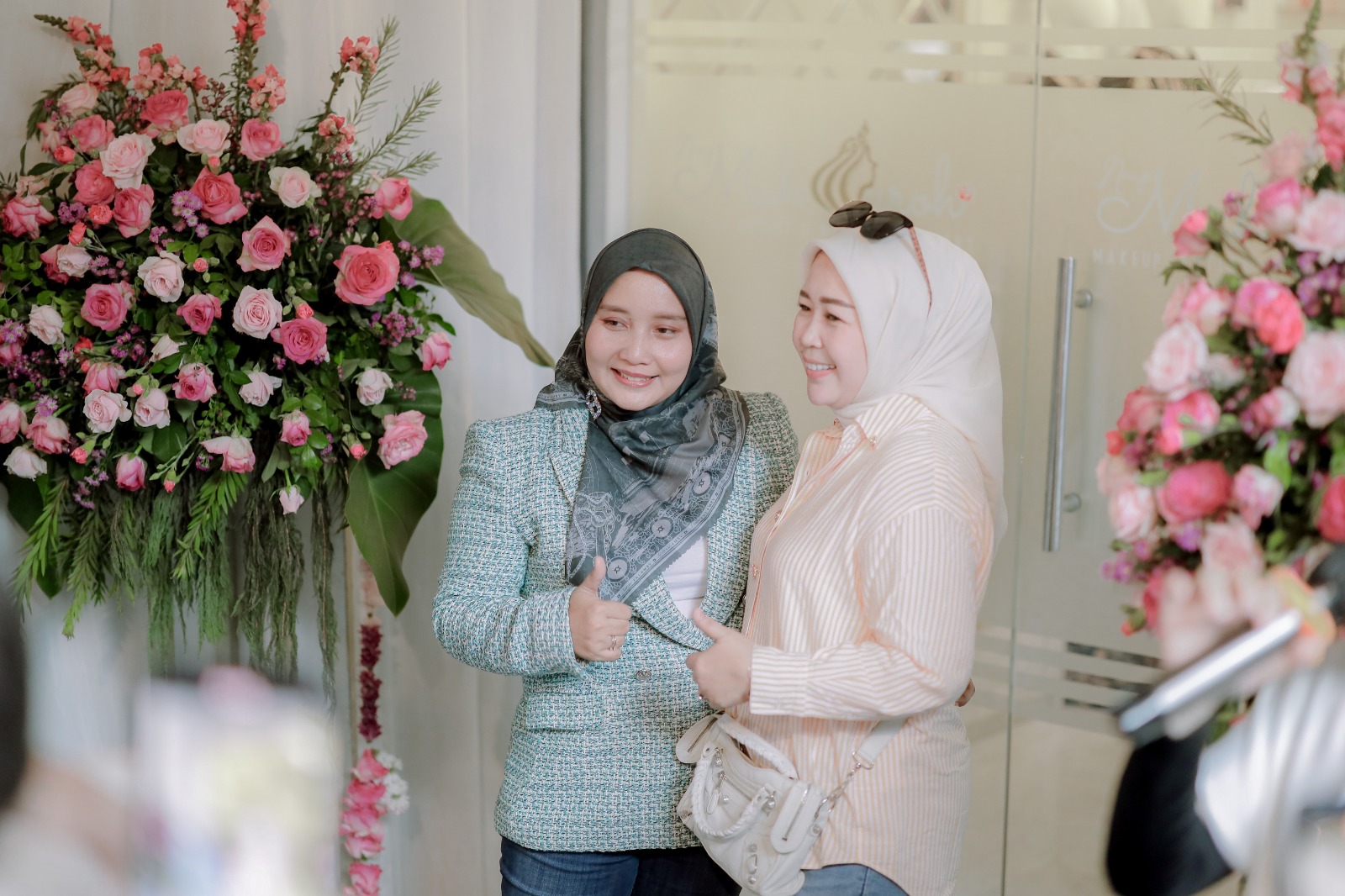 Bisnis Kian Moncer, Neng Mahmurah Buka Make Up Artist dan Wedding Galery