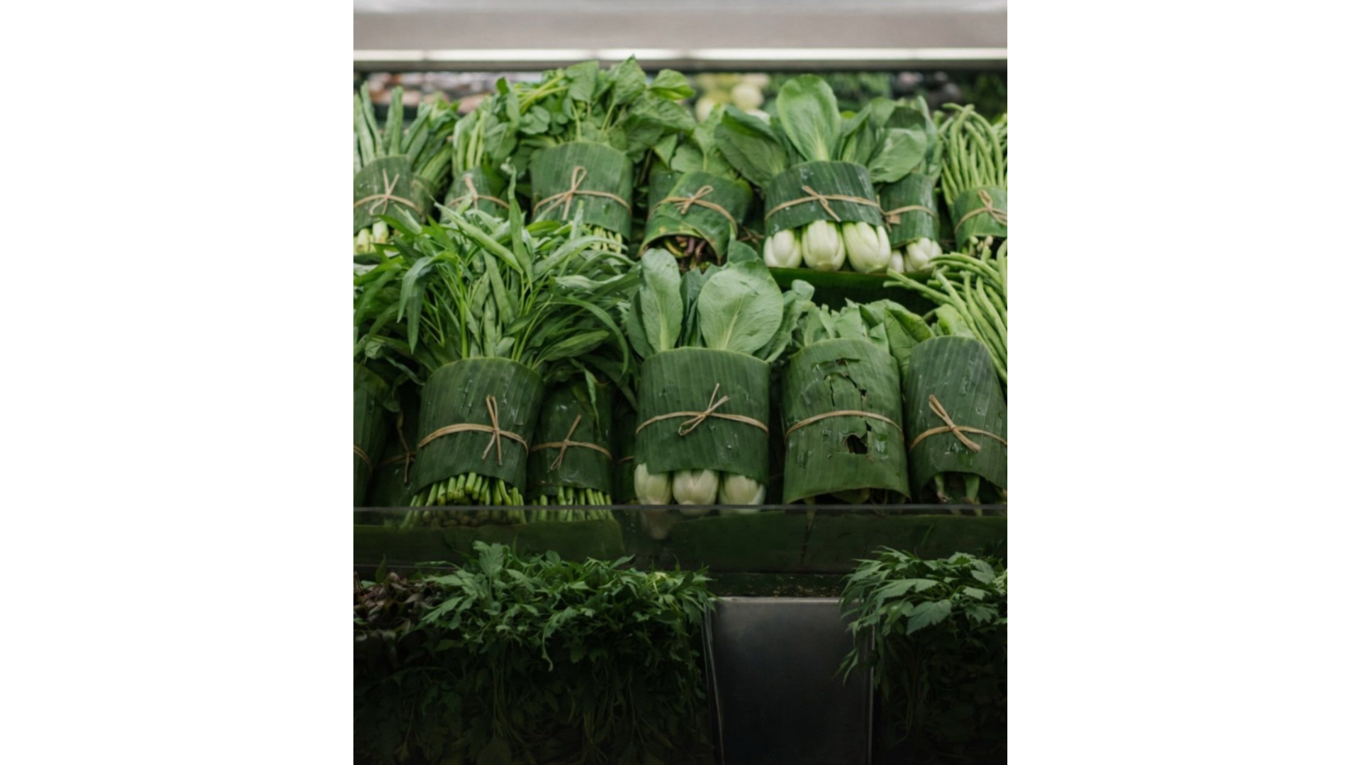  Supermarket Thailand Gunakan Daun Pisang Gantikan Plastik Sekali Pakai