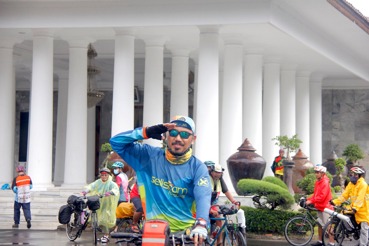 Ramaikan World Bicycle Day, Komunitas Sepeda Serang-Cilegon Gowes ke Pantai Gope