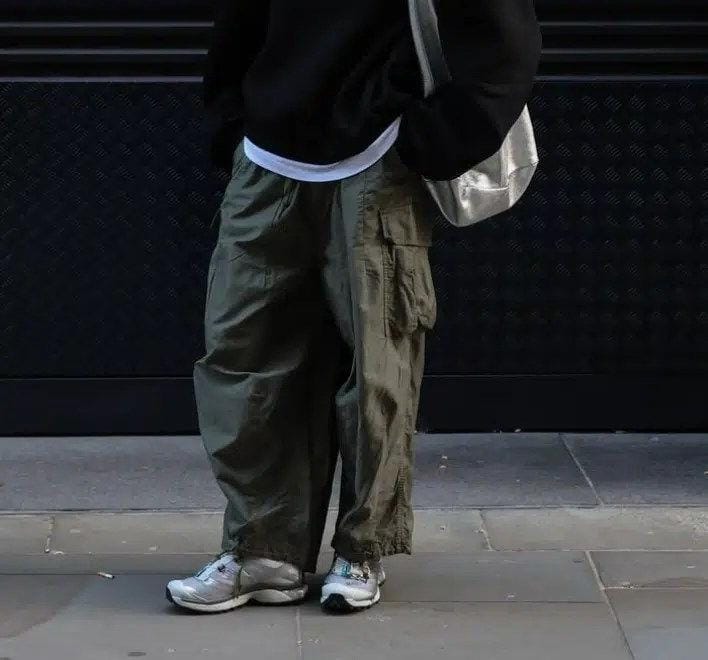 Trend Otsky 2026: Mix & Match Sneakers dengan Celana Cargo Loose