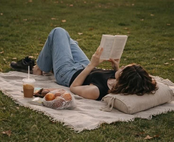 Romanticizing Life: Cara Sederhana Menikmati Hari Biasa Tanpa Harus Hidup Aesthetic