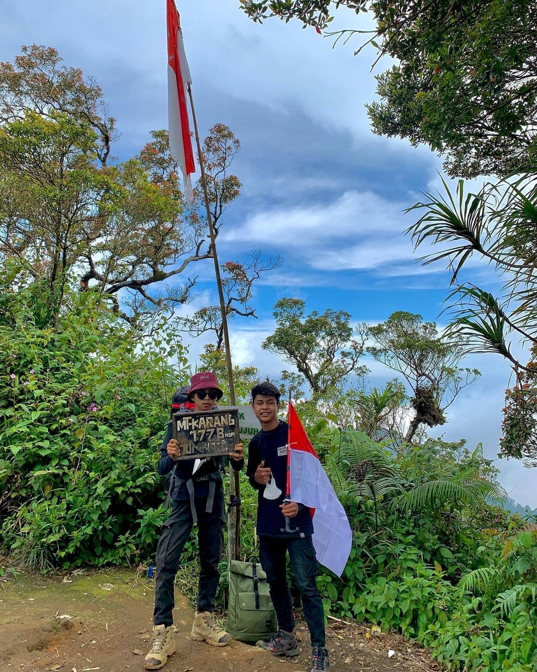 Terkenal Mistis, Wisata Banten Gunung Karang Malah Jadi Tempat Hiking Seru Anak Muda 