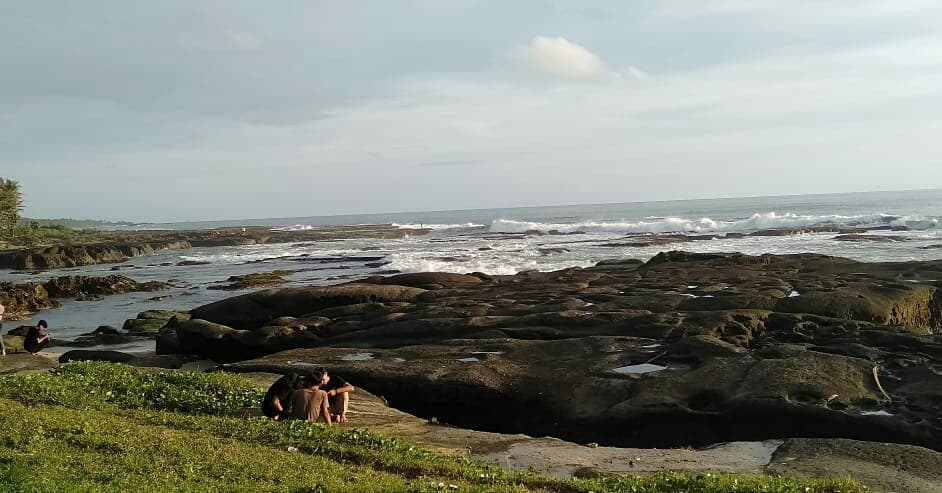 Keindahan Tersembunyi di Sukahujan pantai pasput yaitu karang ampar Desa Pondok Panjang 
