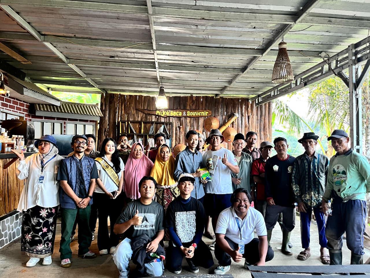 Petani Gunung Karang Resah Harga Sayuran Rendah 