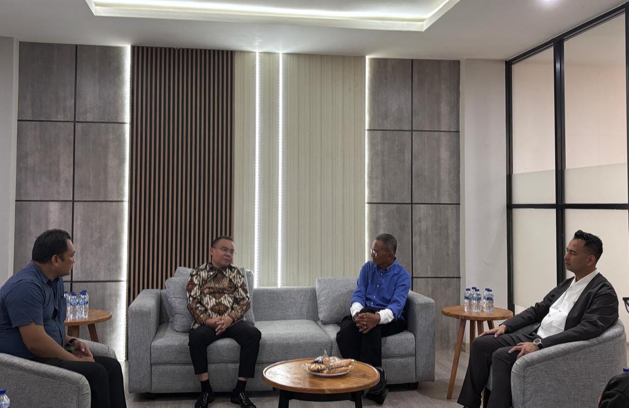 Sufmi Dasco dan Raffi Ahmad Kunjungi Kantor Disway, Dahlan Iskan Sambut Hangat