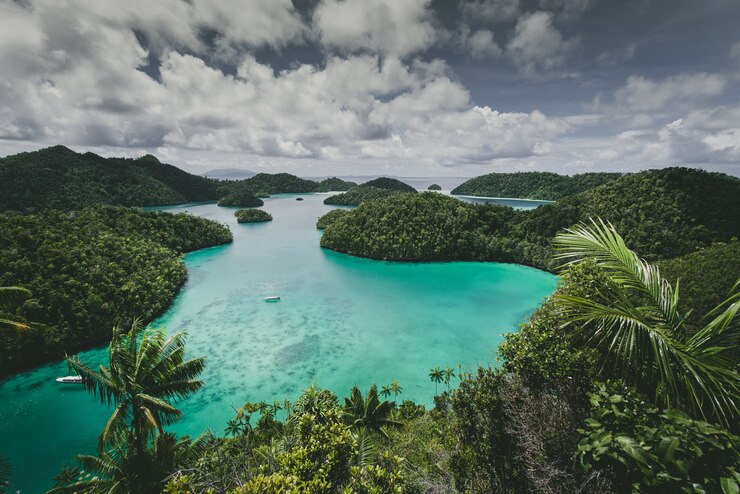 Rekomendasi Wisata Akhir Tahun dengan Pemandangan Indah Memukau