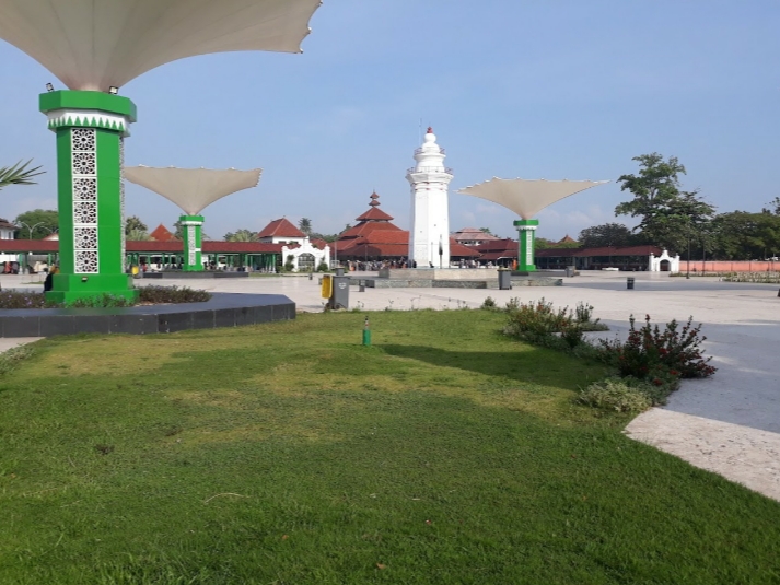 Menjelajahi Situs Ziarah Banten Lama