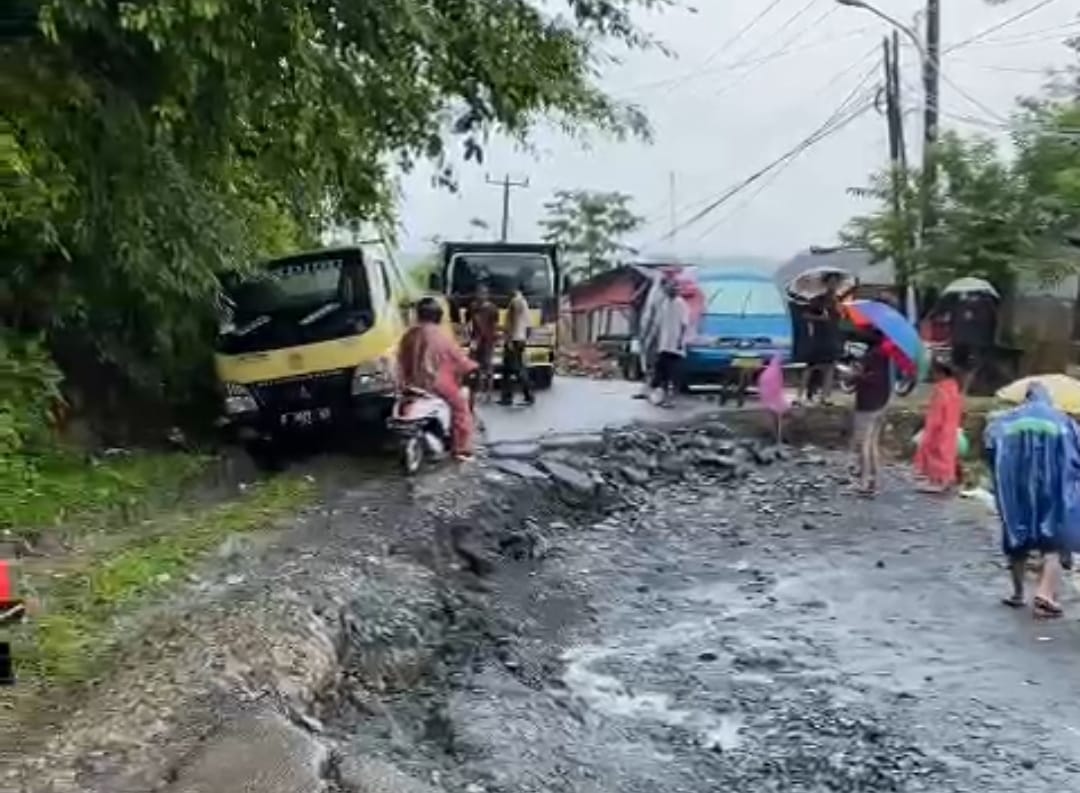 Jalan Amblas 15 Meter, Akses Jalan Utama ke Baduy Terputus