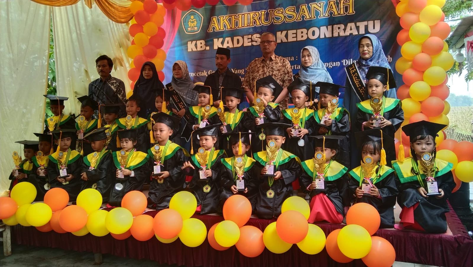 Kreasi Anak Meriahkan Wisuda PAUD KB Kadesa Kebon Ratu