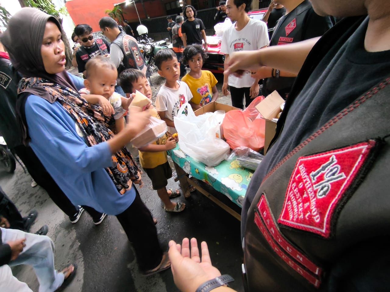 Bikers Brotherhood 1% MC Chapter Banten Berbagi Kebahagiaan di Bulan Ramadan