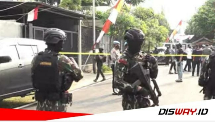 Belasan Anggota Brimob Bersenjata Lengkap Datangi Rumah Ferdy Sambo 