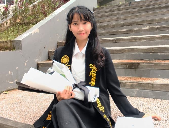 Stefhanie Ardianty Jadi Lulusan Terbaik Untirta 2026