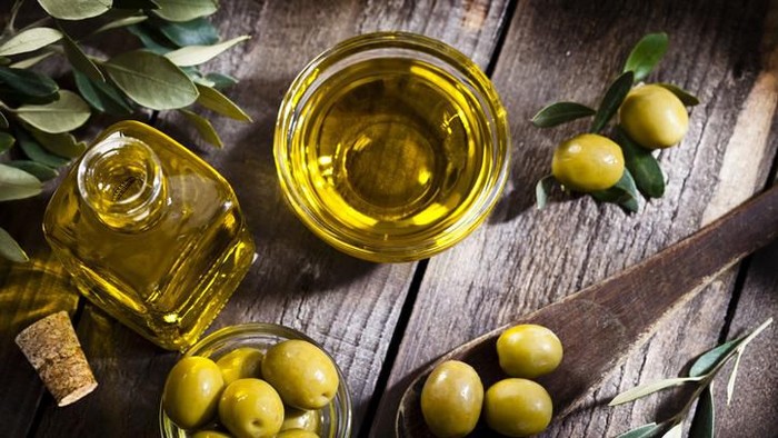 Tren minum minyak zaitun dan lemon diklaim bikin kulit glowing
