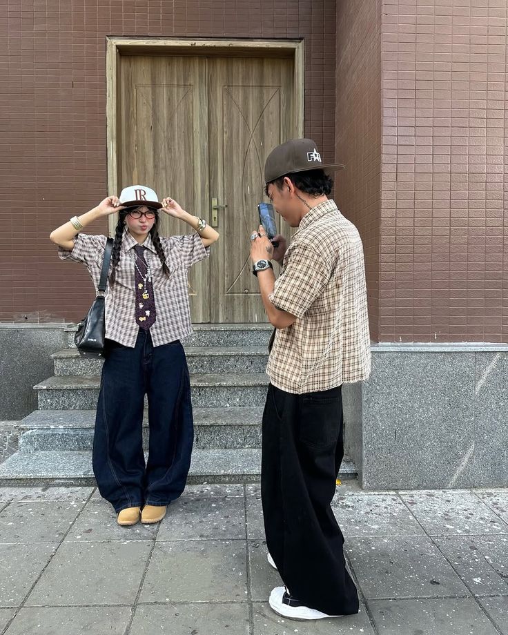 Boxy Cut vs Crop Top: Kenali Bedanya dan Cara Mix and Match Biar Makin Stylish