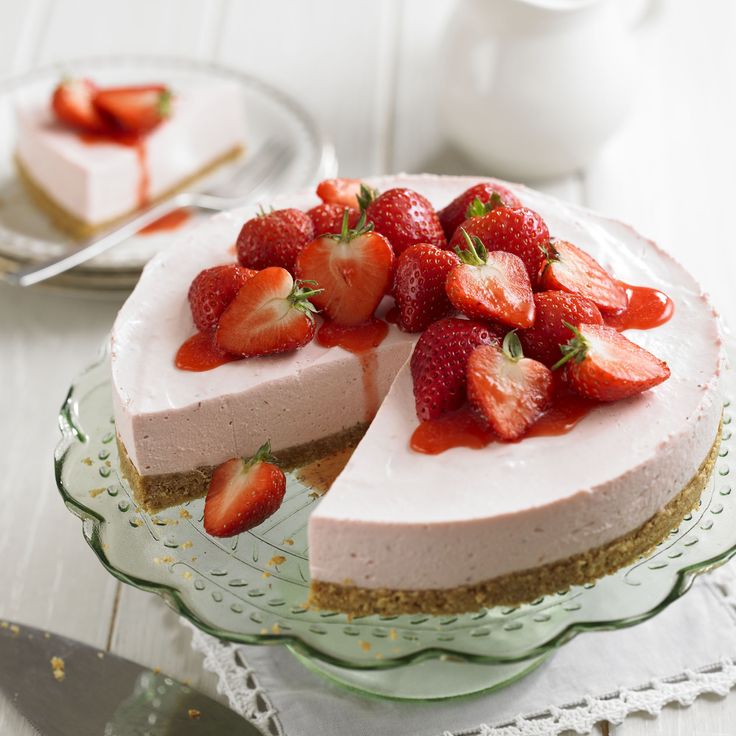 Resep Mudah Buat Strawberry Cheese Cake Tanpa Oven, Anti Gagal 