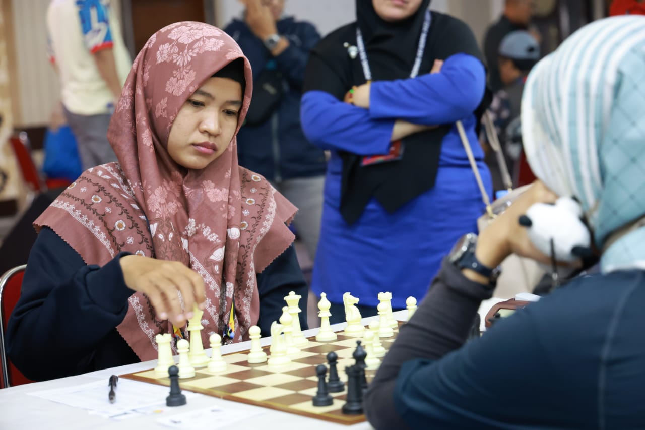 Mengenal Sosok Diyah Rahmawati, Guru SDN Rancabango 4 Rajeg Tangerang Peraih Emas Cabor Catur di Pornas Korpri