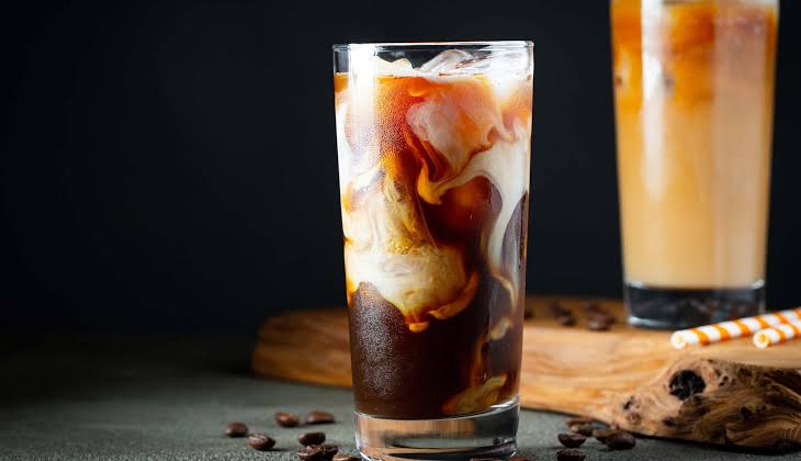 ‎Bikin Es Kopi Susu Aren di Rumah ala Kafe