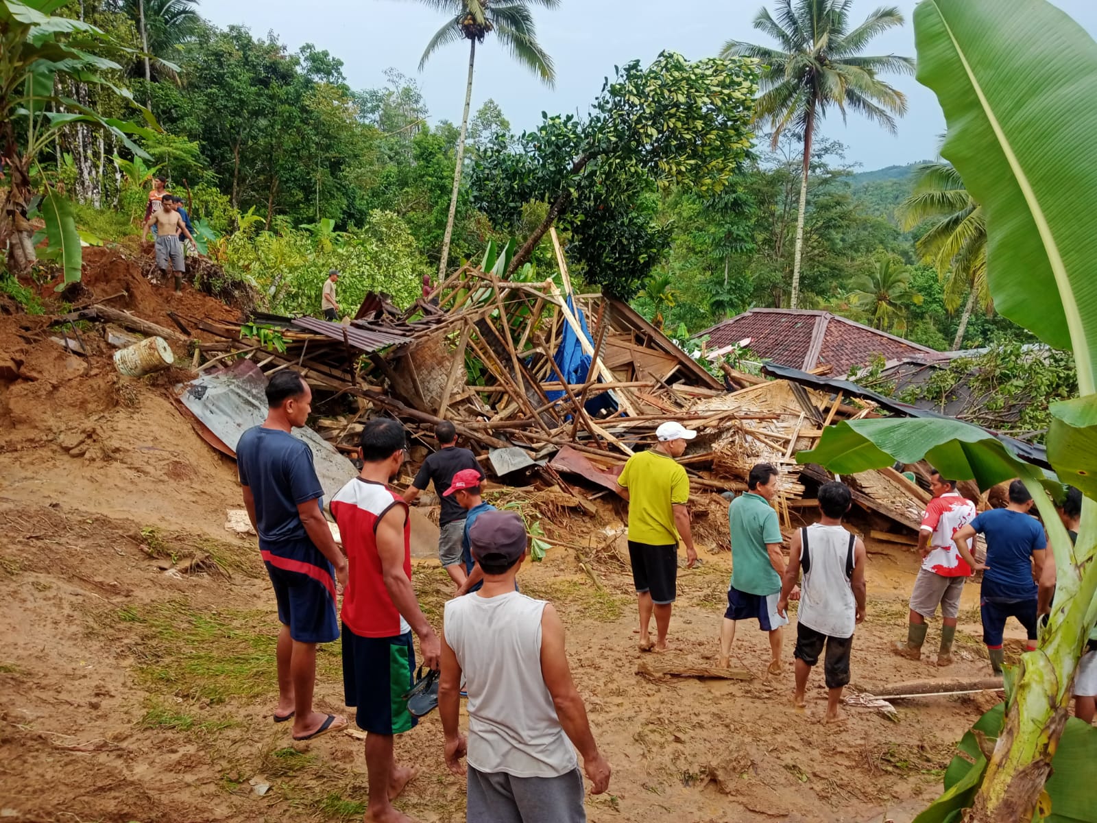 Akibat Cuaca Ekstrem, 191 Rumah dan 764 Jiwa Terdampak Banjir dan Longsor di Lebak Banten