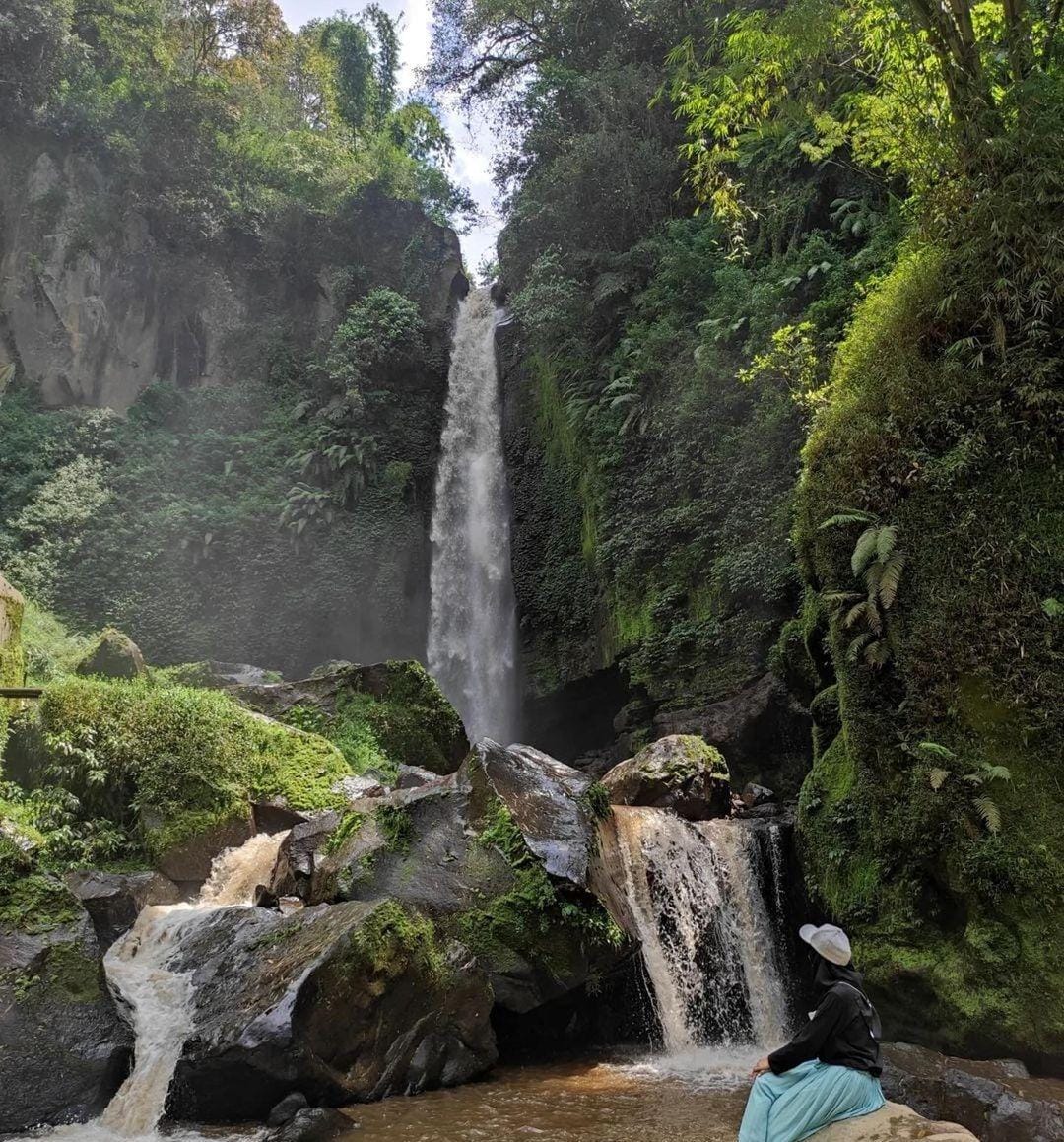 Menaklukkan Labirin Hingga Melihat Keindahan Air Terjun di Kawasan Wisata Coban Rondo Malang