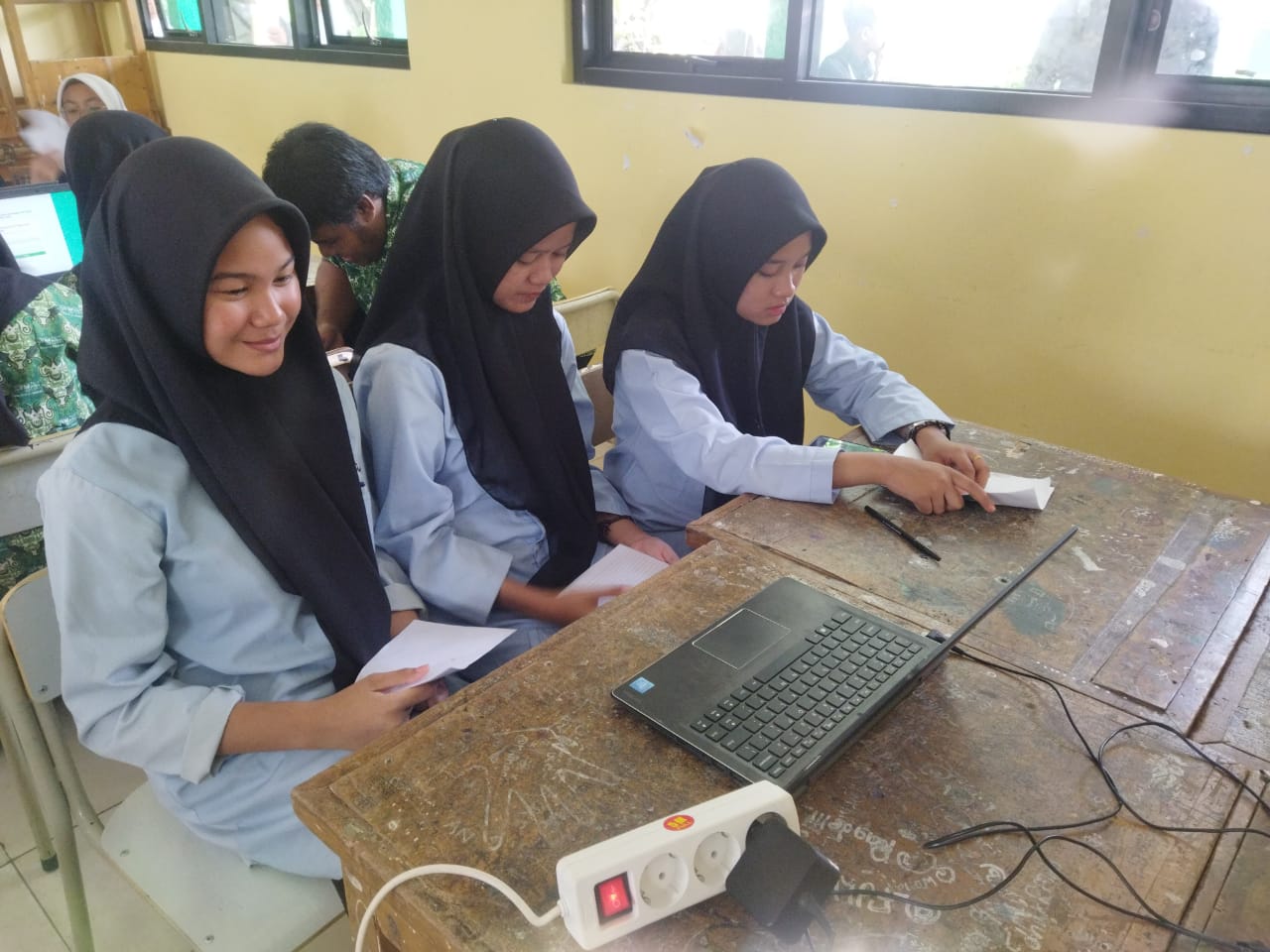 Siswa Madrasah Aliyah Mathla'ul Falah Lempuyang Raih Juara Dalam Ajang Kompetisi Sains Madrasah 2024