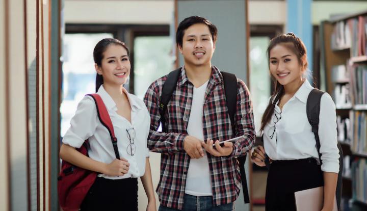 Kuliah Lancar Tapi Dapat Cuan? 9 Pekerjaan Ini Cocok untuk Mahasiswa