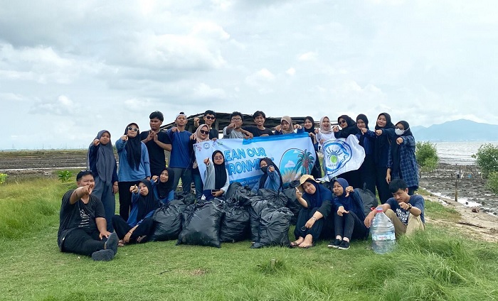 Upaya Pelestarian Lingkungan Oleh HMPS Biologi UIN SMH Banten dalam Kegiatan Clean Our Environment