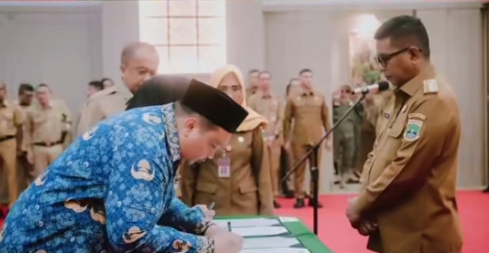 ‎Pelantikan Pejabat Pemprov Banten, Gubernur Andra Soni Lantik 31 Pejabat