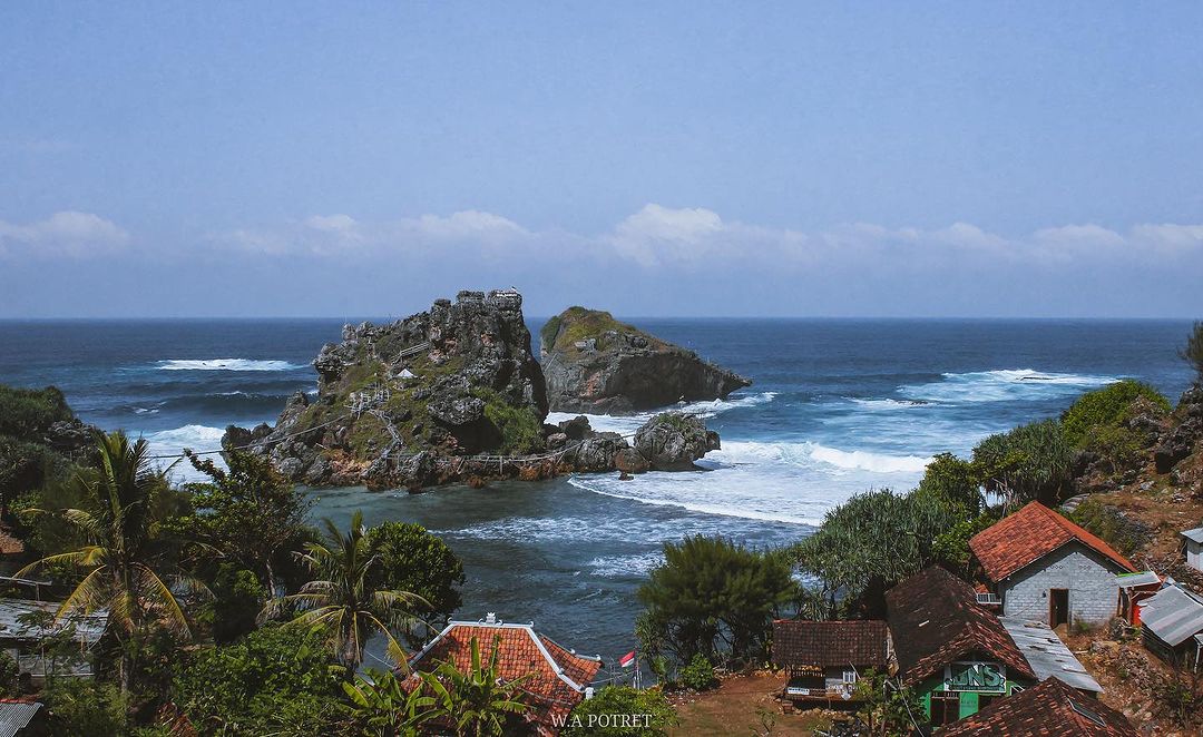 Belum Banyak yang Tahu Inilah Deretan Pantai Sepi di Gunungkidul Yogyakarta