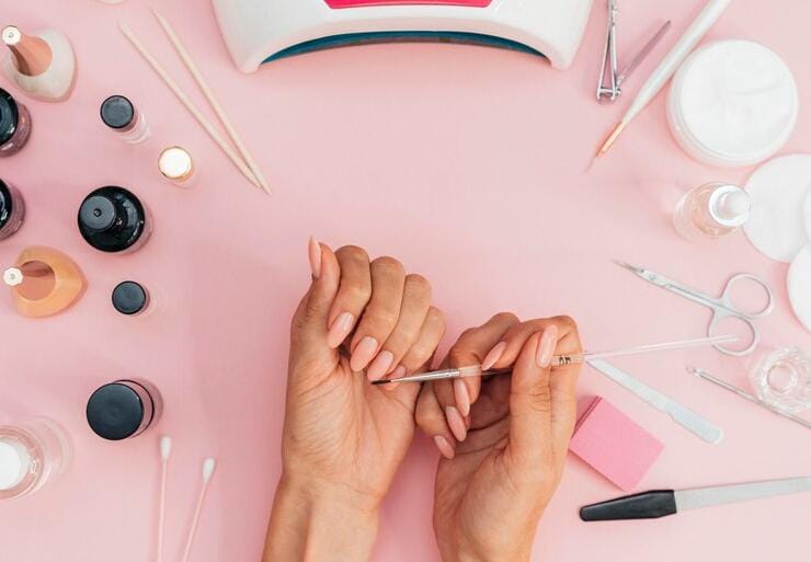 5 Cara Simpel Merawat Press On Nails Agar Tahan Lama dan Tetap Elegan, Siapkan Ini