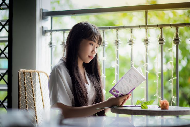 5 Manfaat Baca Buku 20 Menit Setiap Pagi, Bikin Fokus dan Mood Lebih Positif