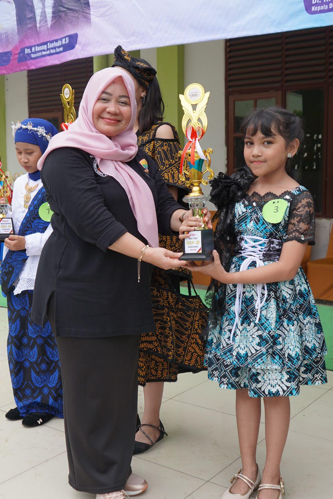 As-Syifa Kusuma Ramadhani, Siswi SDN 02 Kota Serang Juara Lomba Solo Vocal FLS2N 2024 