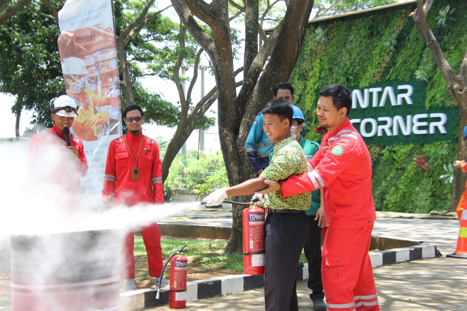 PT PLN Indonesia Power UBP Banten 3 Lontar Berikan Edukasi Penanganan Kebakaran Pada Siswa SMA