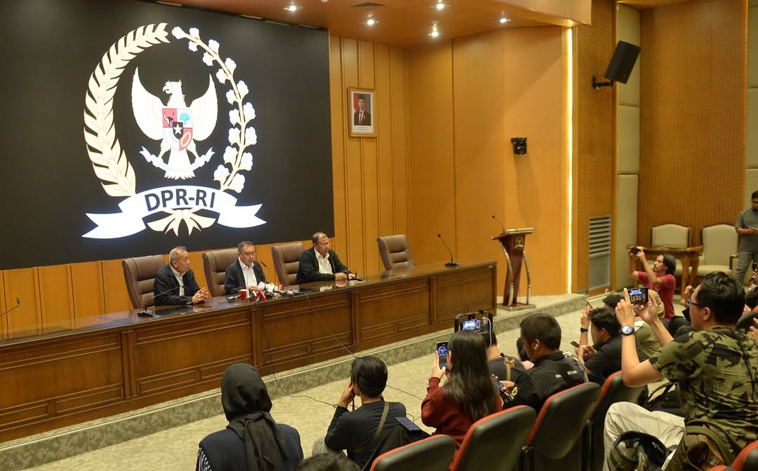 ‎Perbandingan Tunjangan DPR: Dari Rp104 Juta Jadi Rp65 Juta per Bulan