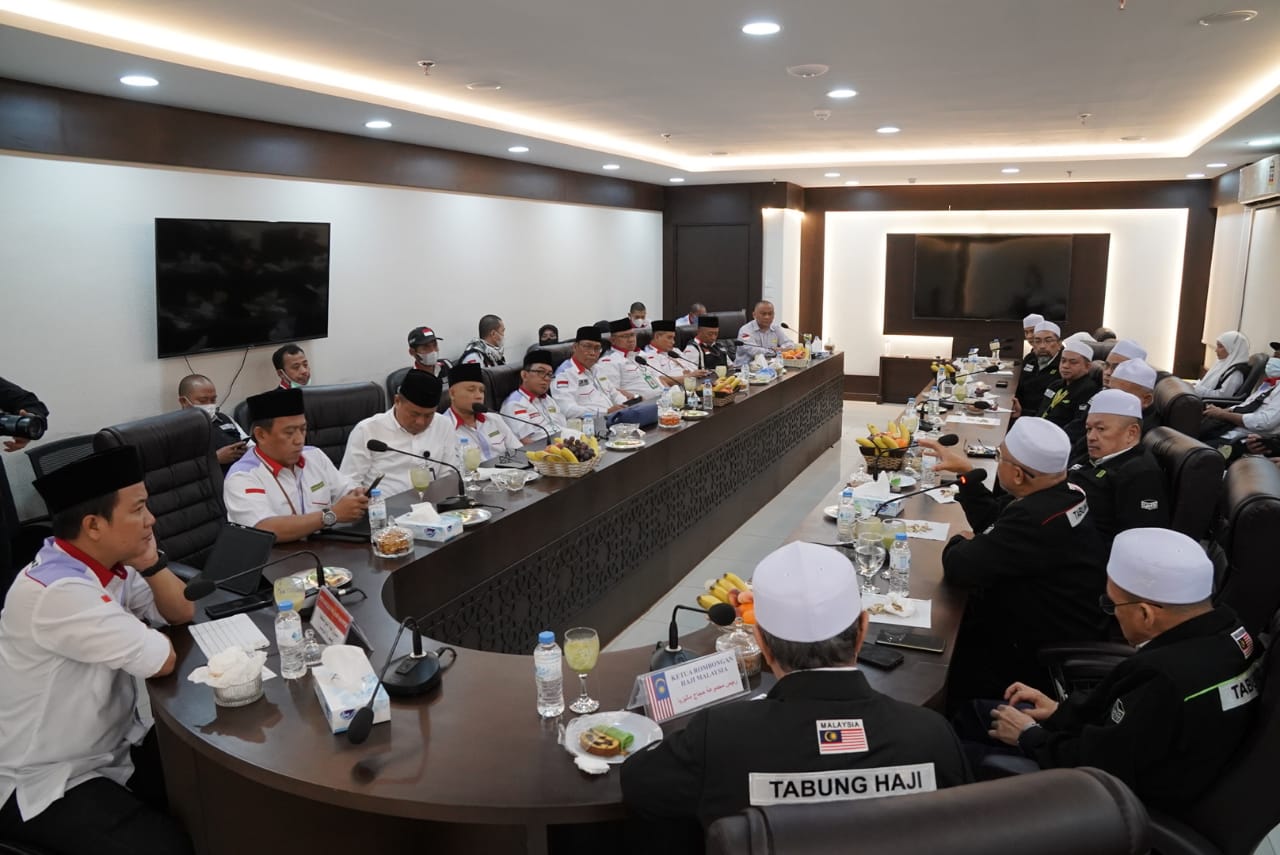 Masa Tunggu Ibadah Haji Indonesia 43 Tahun, Malaysia 141 Tahun