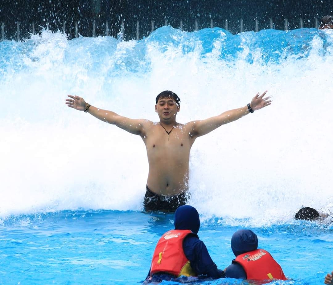 Hawai Waterpark Malang, Tempat Asyik Bermain Ombak Tsunami 