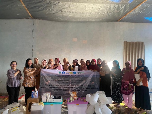 Dorong Produksi Lilin Aromaterapi Berbasis Manajemen Global