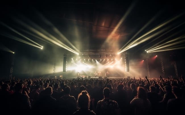 Risiko dan Keuntungan Jastip Tiket Konser K-Pop yang Perlu Kamu Pertimbangkan