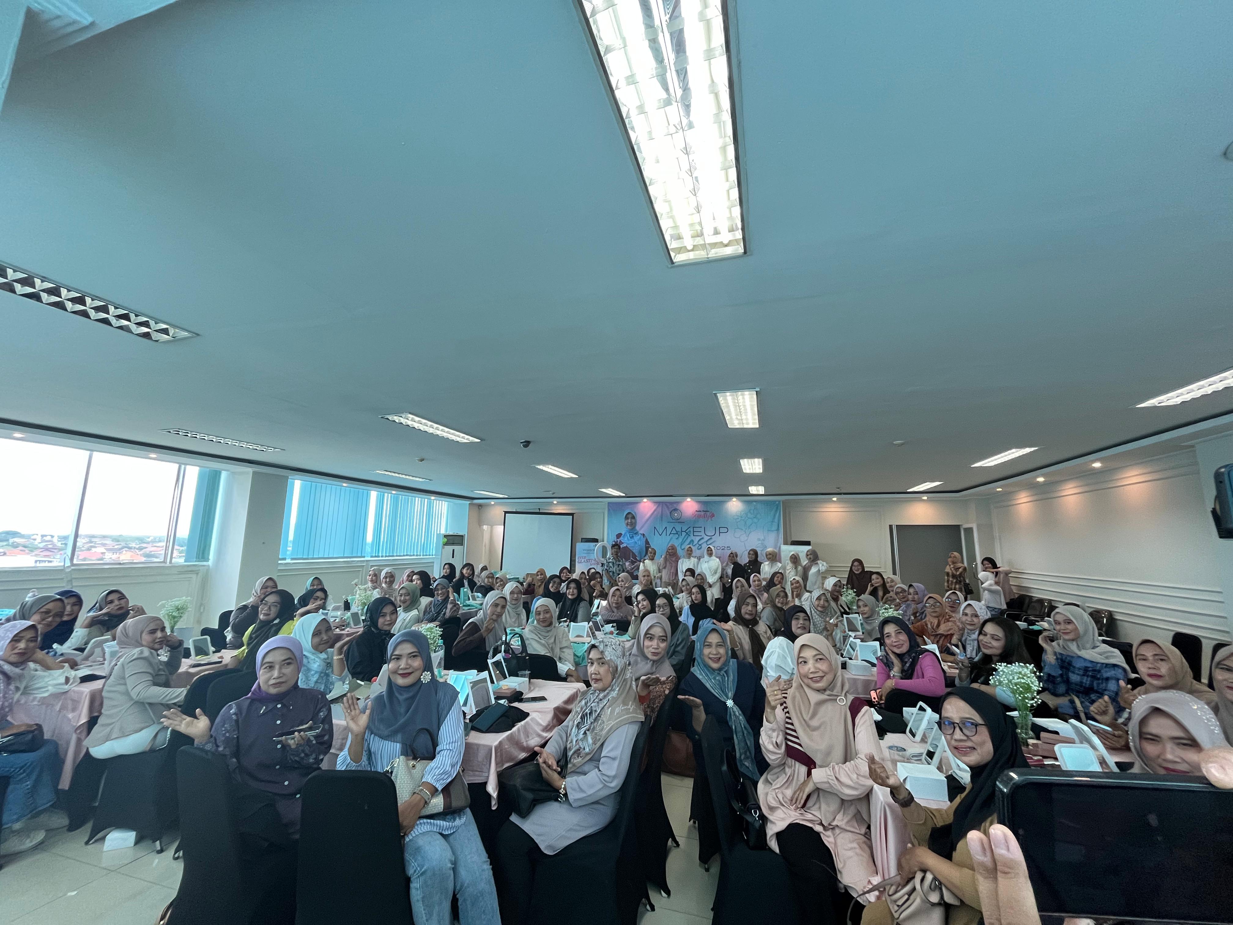 Wardah Gelar Beauty Class Spesial Hari Ibu, Dorong Perempuan Lebih Percaya Diri