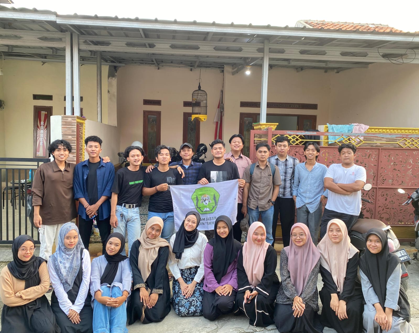 Patriotisme dan Budaya: Mahasiswa PSM Jabar UIN SMH Banten Gelar Halal Bihalal dan Bedah Film RA Kartini