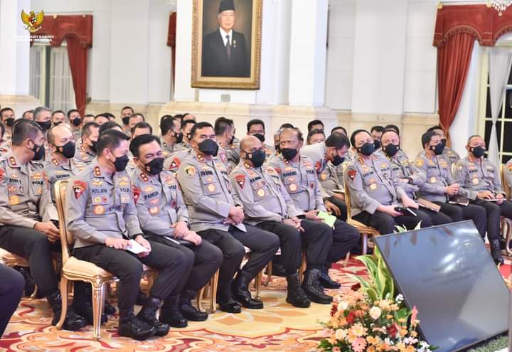 Pejabat Polri yang Diundang Jokowi Tak Boleh Bawa 4 Barang, Ini Alasan Istana .... 
