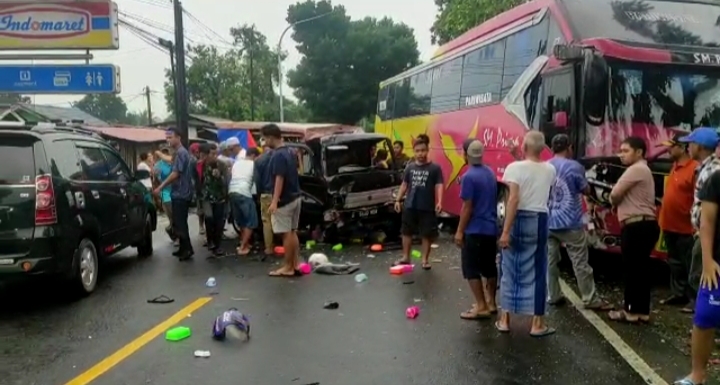 Kecelakaan di Baros Libatkan 4 Kendaraan, Berikut Kronologinya 