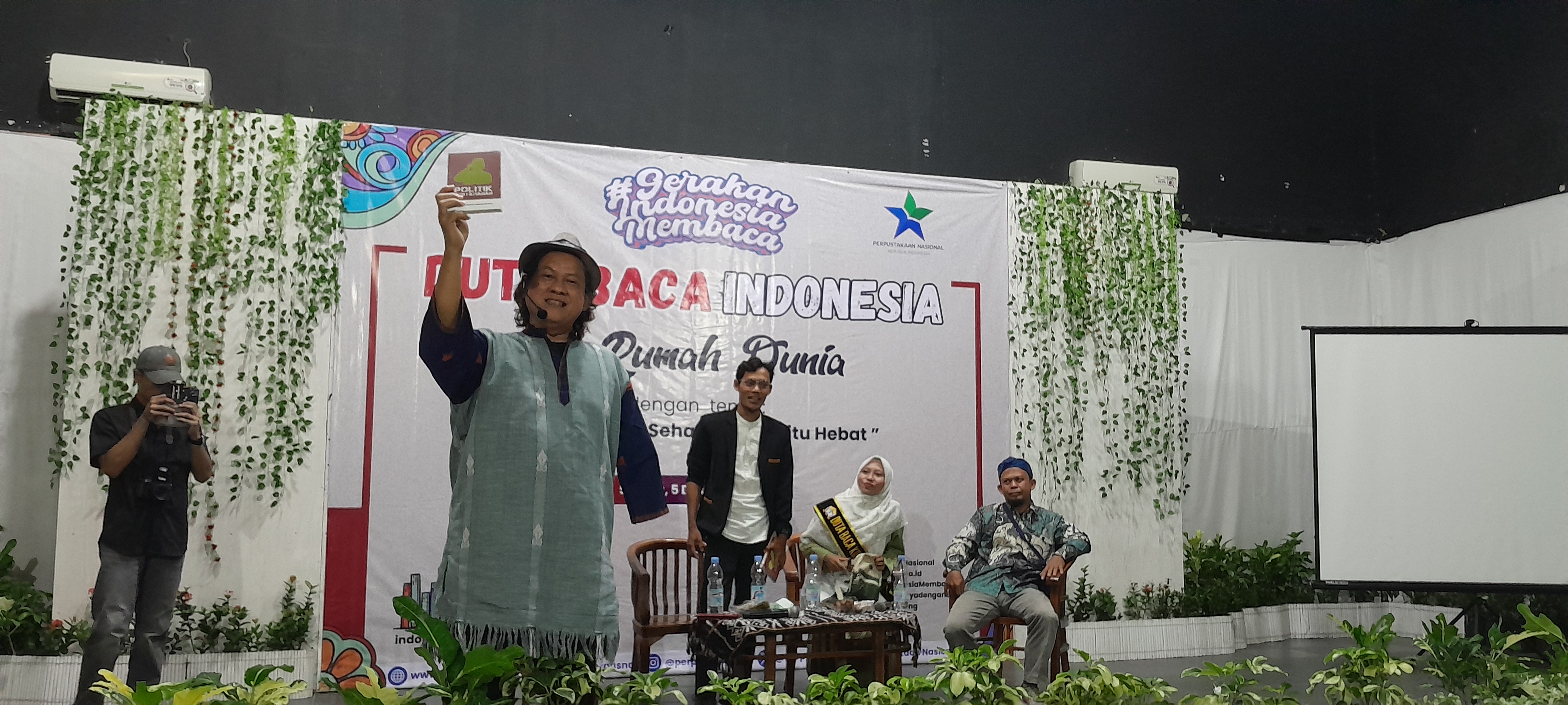 Tutup Kegiatan DBI 2024, Gol A Gong: Pemda di Banten Kurang Apresiasi Pegiat Literasi