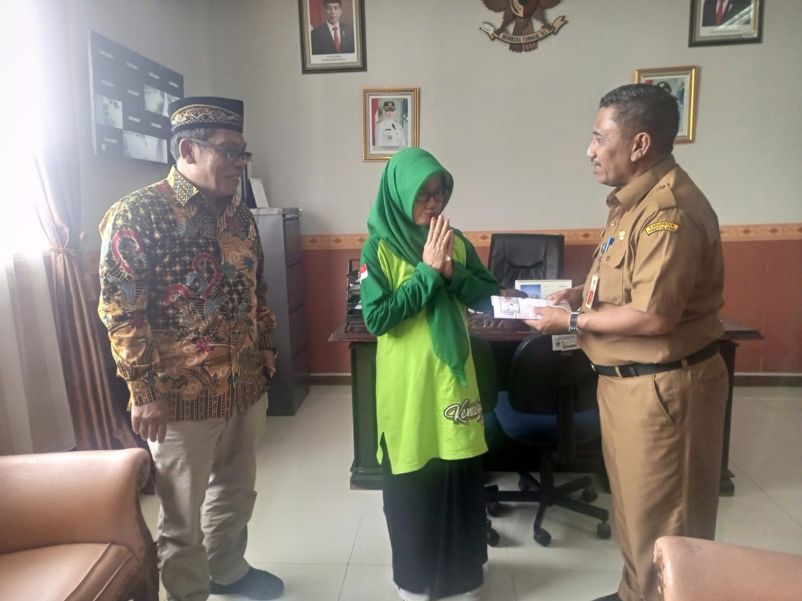 Dapat Bantuan dari Bupati, 2 Mahasiswa Berprestasi Asal Pandeglang di Rusia Akhirnya Bisa Pulang