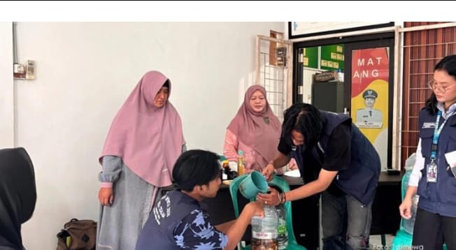 PUKTANI Jadi Upaya KKM Kelompok 16 Edukasi Petani Kelola Limbah Organik Bernilai Manfaat
