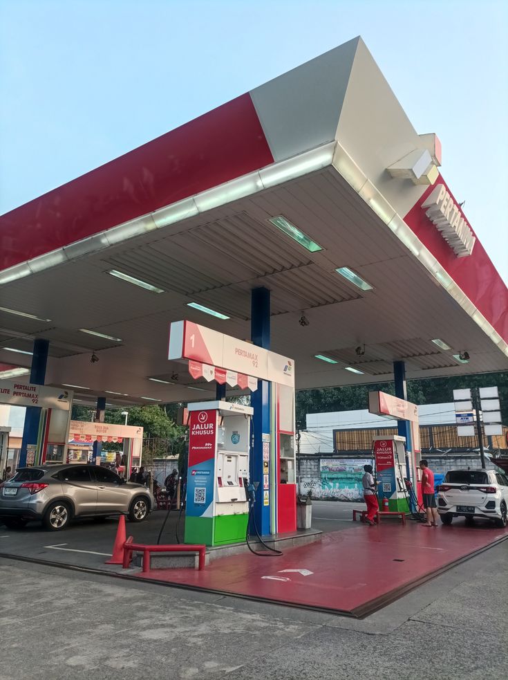 Kenaikan harga Pertamax dan nasib kelas menengah yang semakin tercekik