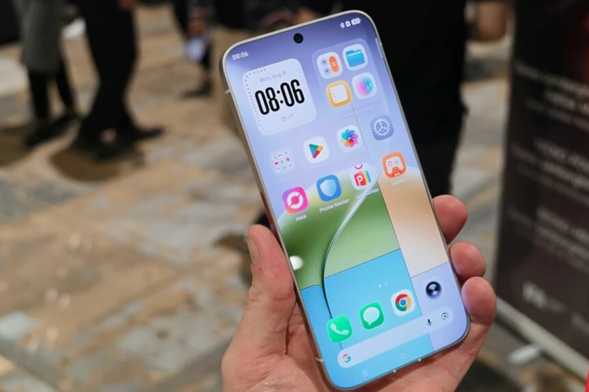 Tecno Pamer HP Tanpa Bezel di IFA 2026, Layar Diklaim 0 Milimeter