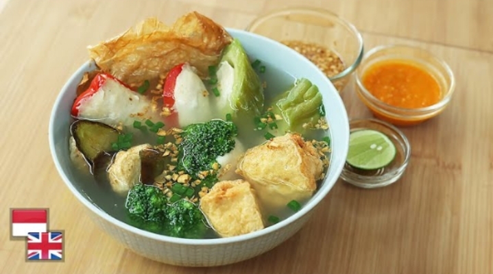 Cocok Dimakan saat Cuaca Dingin, Ini Resep dan Cara Membuat Sup Bakso Ayam Sayuran Ala Devina Hermawan